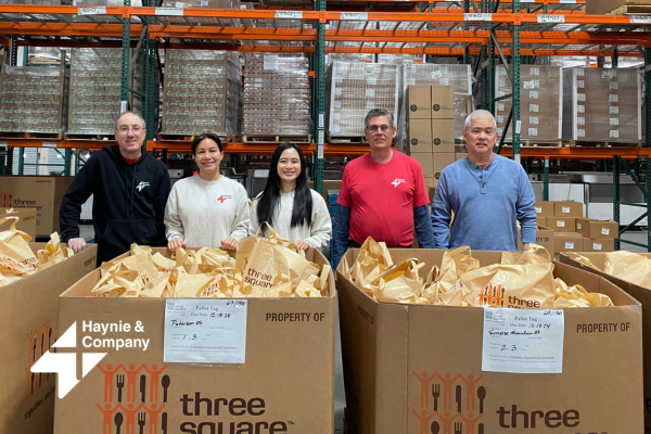 hayniecpas's tweet photo. Our team from the Haynie Las Vegas office recently volunteered at Three Square Food Bank, helping to provide meals to those in need. It's all about making a difference, one act of kindness at a time. 
#CommunitySupport #GivingBack #HaynieGives #Volunteering #ThreeSquare https://t.co/dBAMSarLtx