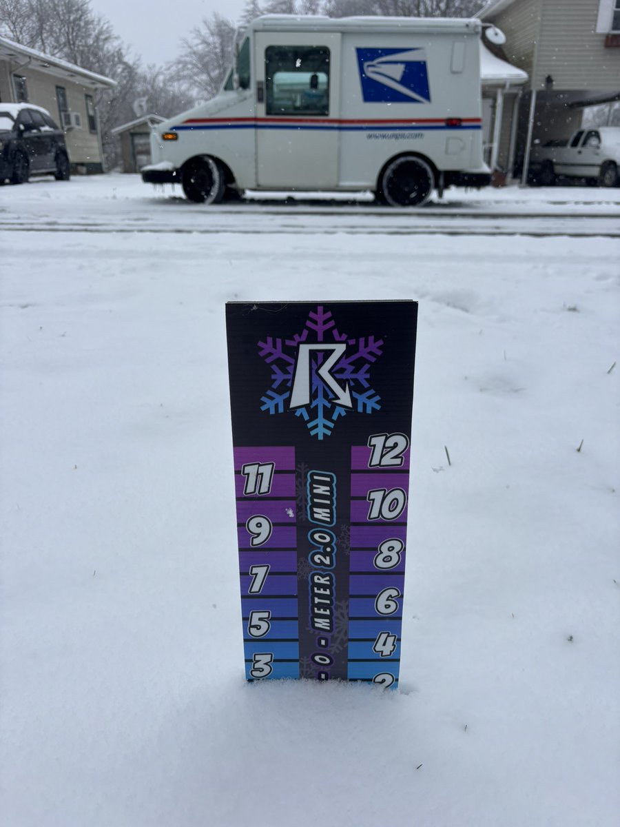 _beanss__'s tweet photo. @ryanhallyall @NWSPaducah solid 2 inches in Marion KY on my mail route! #pahspotter #nwspah #tristatewx https://t.co/5YyoX7KVyN