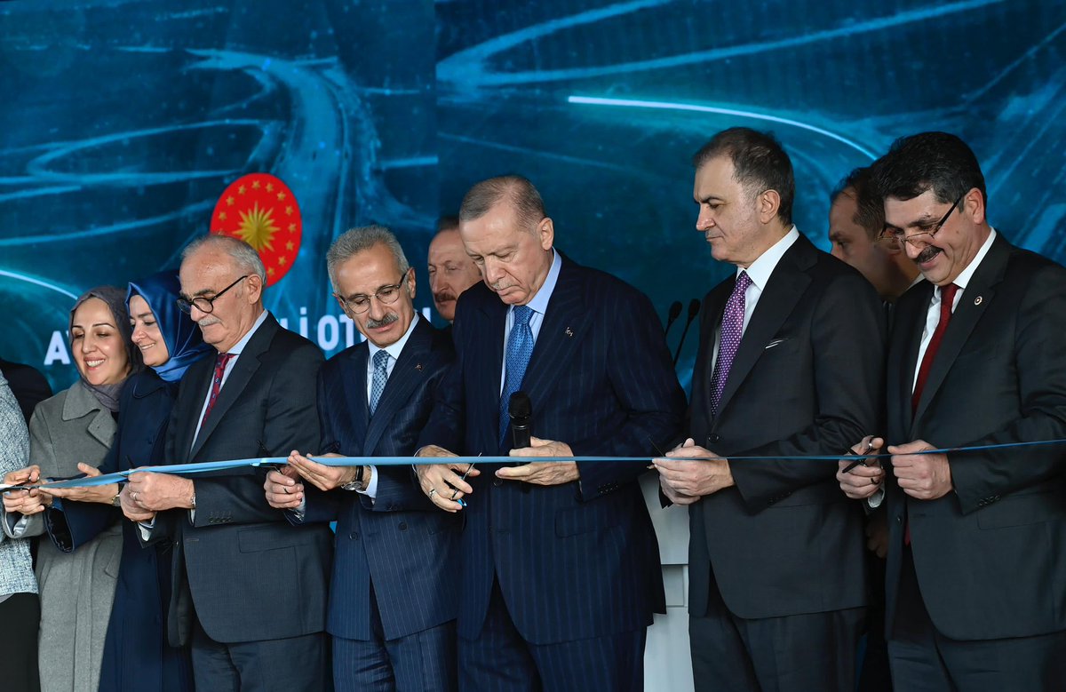 fnasiroglu's tweet image. 📍 Aydın 

Yaparsa AK Parti Yapar..! 

Cumhurbaşkanımız Sayın Recep Tayyip Erdoğan’ın teşrifleriyle Ege Bölgesi’nin ulaşım ağını güçlendirecek, ticaret ve turizmin canlanmasına büyük katkılar sağlayacak olan 163 km’lik uzunluğu ve modern altyapısıyla Ege Bölgesi’nin ulaşım…