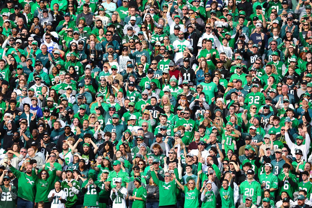 Eagles's tweet photo. Can't wait to see the World's Best Fans AT HOME during the playoffs 💚 https://t.co/6zuqlG3KC9