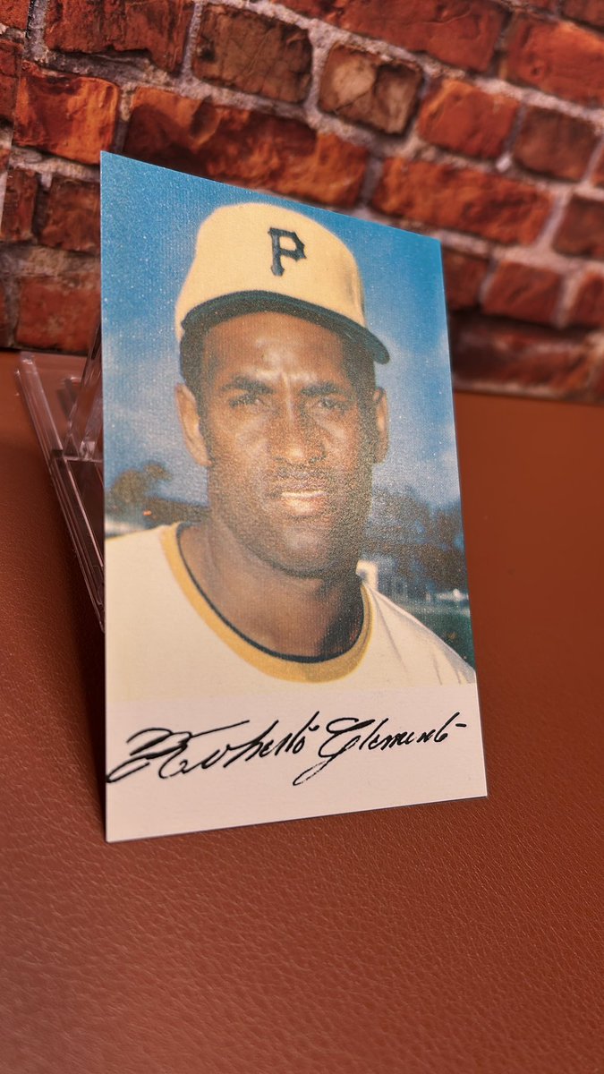 rowsoflegendss's tweet photo. 1972 Daily Juice Co. - Handcut EXNM

Roberto Clemente

$35 shipped https://t.co/KK8nOJiupO