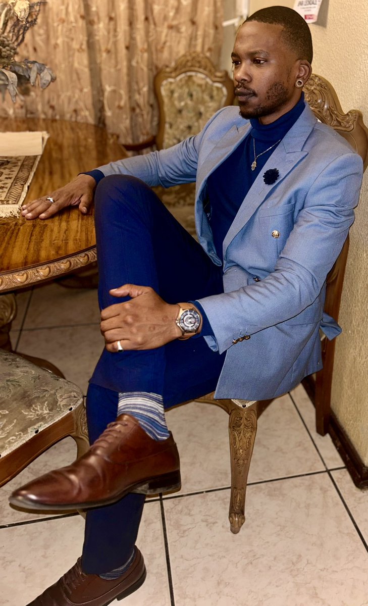 AwAThabang's tweet image. Confidence is the Food of the Wise man and the Liquor of the Fool...!

#AWA #AmbitiousWeAre #DefinitePurpose #SuitUp #DapperBlackMan #Tlean