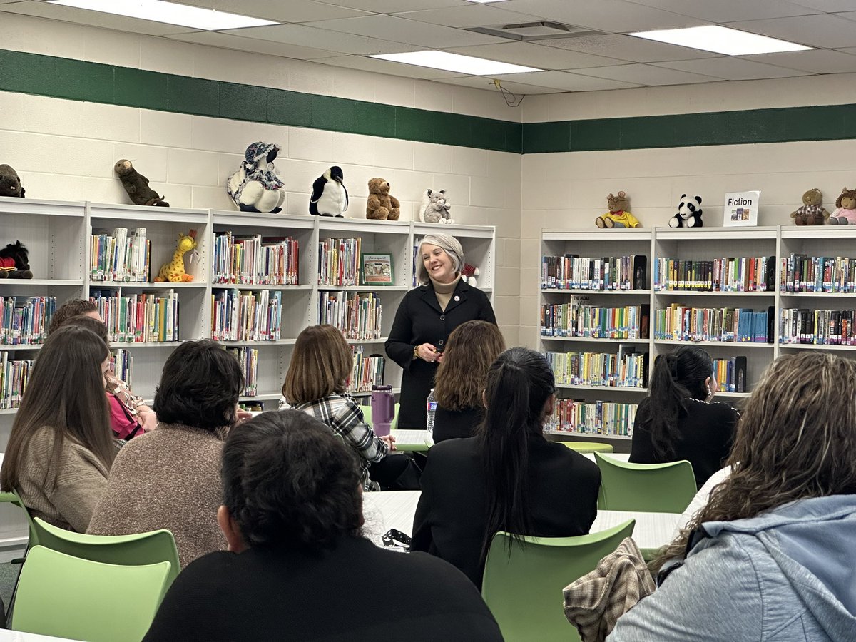 Midland_ISD's tweet image. Listen &amp;amp; Learn meetings continued at Ben Milam International Academy yesterday to share District updates, our strategic plan, and campus bond projects. Thank you for your feedback and hard work! #MadeinMISD #EngageAndAct