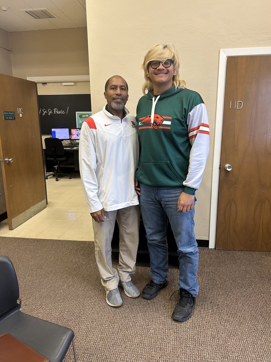 Heriberto Kian Rangel Cabreros (@kianrangel79) on Twitter photo Thank you <a href="/coachDjackson1/">Darryl Jackson</a> and <a href="/BrownU_Football/">Brown Bears Football</a> visiting Porterville High School to come and chat with me! I really appreciate the time you took just to talk!
<a href="/BrandonHuffman/">Brandon Huffman</a> <a href="/PGregorian/">Paul Gregorian</a> <a href="/LJ_Reyna/">Lorenzo J. Reyna</a> <a href="/JacksonMoore247/">Jackson Moore</a> <a href="/keiththompson21/">keith thompson</a> <a href="/NickMonica63/">Coach Nick Monica 63</a> <a href="/VTD_Sports/">VTD Sports</a> Thank you <a href="/coachDjackson1/">Darryl Jackson</a> and <a href="/BrownU_Football/">Brown Bears Football</a> visiting Porterville High School to come and chat with me! I really appreciate the time you took just to talk!
<a href="/BrandonHuffman/">Brandon Huffman</a> <a href="/PGregorian/">Paul Gregorian</a> <a href="/LJ_Reyna/">Lorenzo J. Reyna</a> <a href="/JacksonMoore247/">Jackson Moore</a> <a href="/keiththompson21/">keith thompson</a> <a href="/NickMonica63/">Coach Nick Monica 63</a> <a href="/VTD_Sports/">VTD Sports</a>
