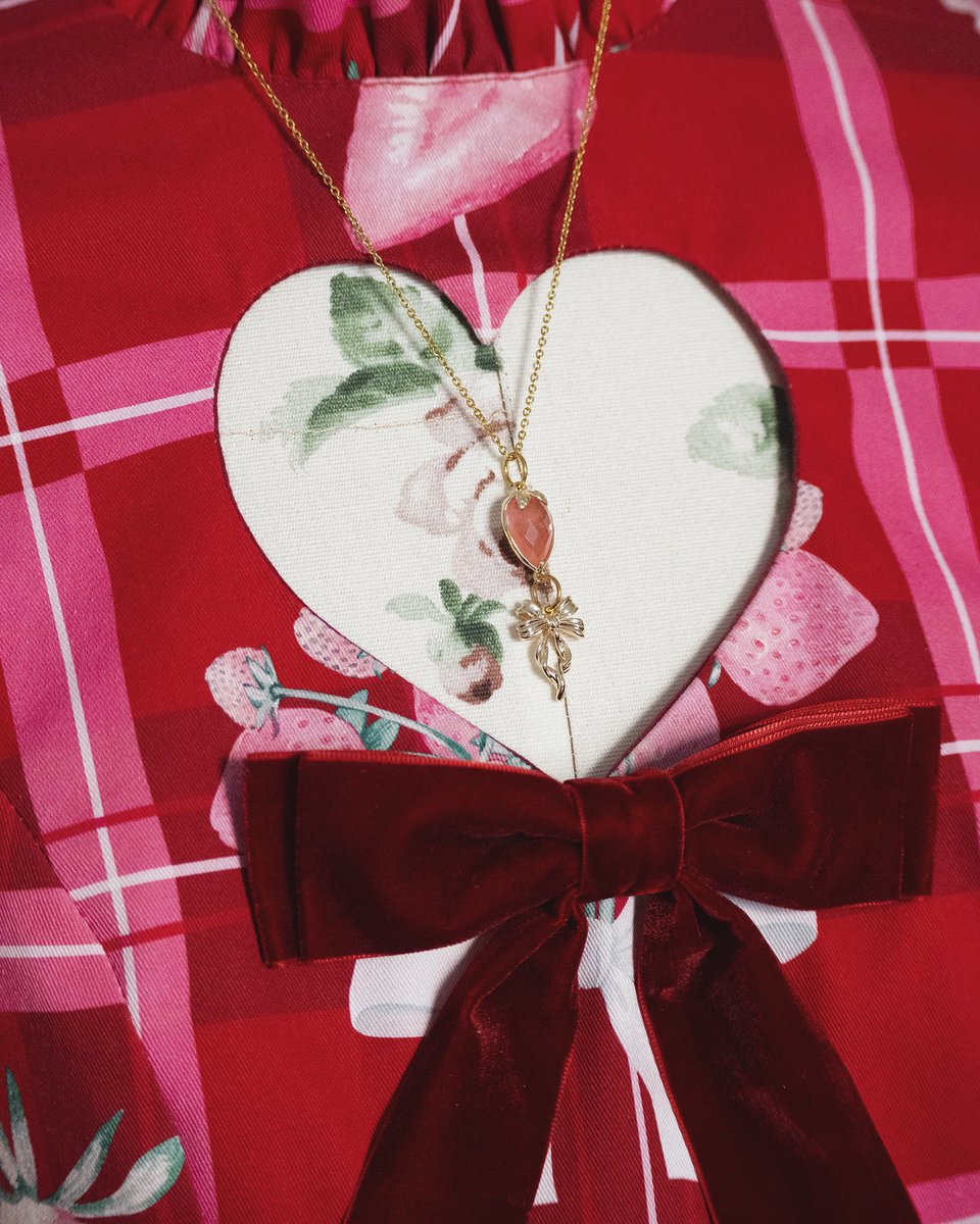 Introducing our “Plaid Strawberries” one-piece dress! 
Made from soft cotton twill with a cotton-lined bodice and sleeves, it offers comfort without compromising on style. The back closure includes a zipper and hook for a secure, flattering fit.