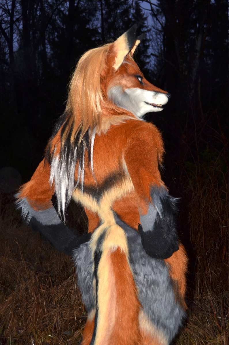 Pretty back markings! :D

#FursuitFriday
📷 <a href="/twospotz/">Twospotz ❣️🐆🐱</a>
✂ <a href="/clckwrkcreature/">Clockwork Creature</a>