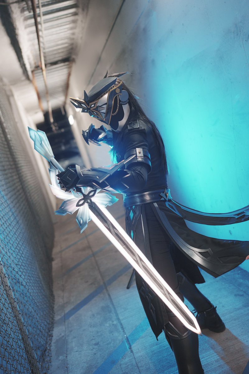 FutariCosplay's tweet photo. Finished Capitano Photoshoot 🥳 #Capitano #Genshinlmpact https://t.co/cqFHNzBudX
