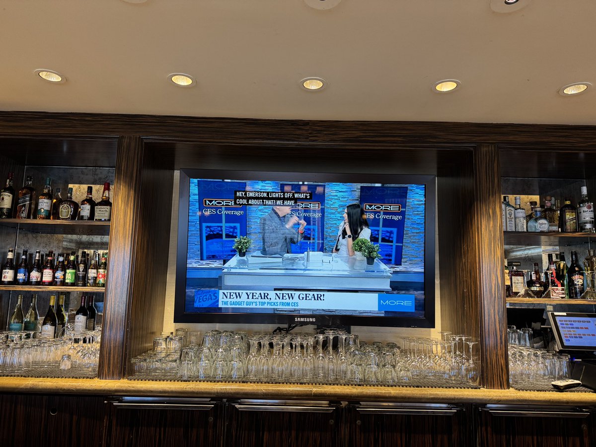 Pleasure meeting Lindsay Viola <a href="/EmersonSmartGlo/">EmersonSmartGlobal</a> booth. Caught a shot of your smart light picked by "Gadget Guy" <a href="/stevetv/">Steve Greenberg</a> on Fox at 10:37am this morning. #CES2025 #SmartHome #RethinkingAging <a href="/BoomerTechTalk/">Boomer Tech Talk</a>
