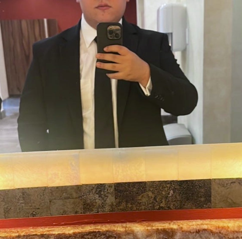 Esta bueno el frío 🥶 pero ya es viernes de entrar en calor 🔥 que hacemos hoy?