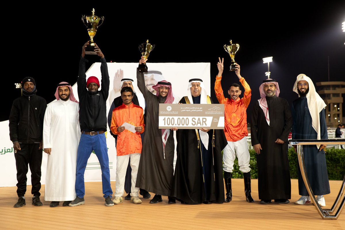 📸 | 

صور من الشوط العاشر من أمسية كأس الأمير سلطان العالمية  
#نادي_سباقات_الخيل #كاس_الامير_سلطان_العالمي