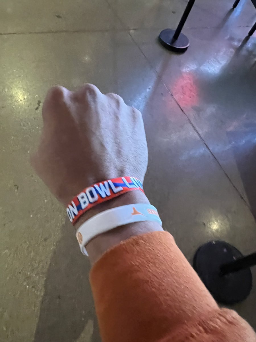 avthevet's tweet photo. Made it to Texas Live ππΎ
#TexasFight #HookEm #GoHornsGo #TexasEx #CottonBowl #CFP #BeatTheBuckeyes
πΊπΈπ¦
π΅π€πΎπͺπΎβ
https://t.co/AmCZKR0wgH