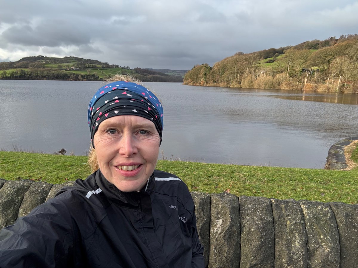 16 weeks I will be running the 45th London marathon 2025!
I am fundraising for the Alzheimer’s Society 

2025tcslondonmarathon.enthuse.com/pf/deborah-cun…