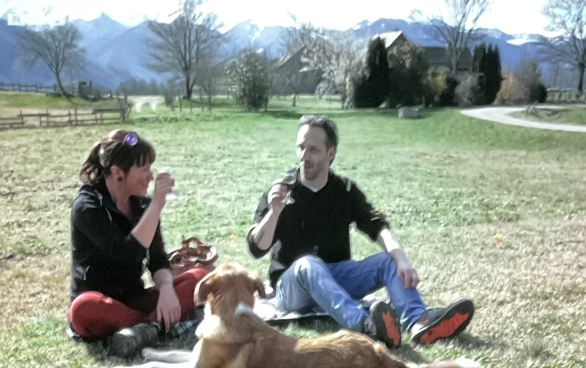 Meid gaat de rest ff lekker af lopen te bellen dan. 
Beter dan een druivensappie een kaassie en die krengen waar je ook mee ken fietsen wordt het echt niet.... ja toch, niet dan?
#wintervolliefde  #benbvolliefde  #teambart