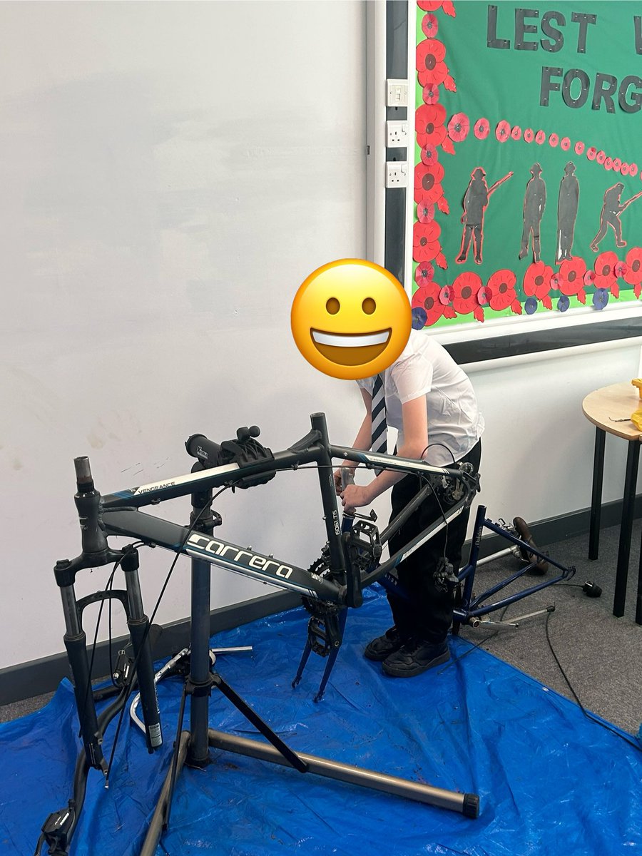 Louise Cass (@louisecass) on Twitter photo My favourite Lesson Walk today! Visiting our HIVE and being able to watch pupils just engaged and happy with our <a href="/HavelockScience/">Havelock Science</a> Mr Evans. #TeamHavelock <a href="/HavelockAcademy/">Havelock Academy</a> My favourite Lesson Walk today! Visiting our HIVE and being able to watch pupils just engaged and happy with our <a href="/HavelockScience/">Havelock Science</a> Mr Evans. #TeamHavelock <a href="/HavelockAcademy/">Havelock Academy</a>