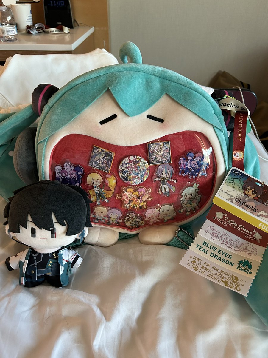 okitastic's tweet image. See you at ALA today! I got my miku fit on