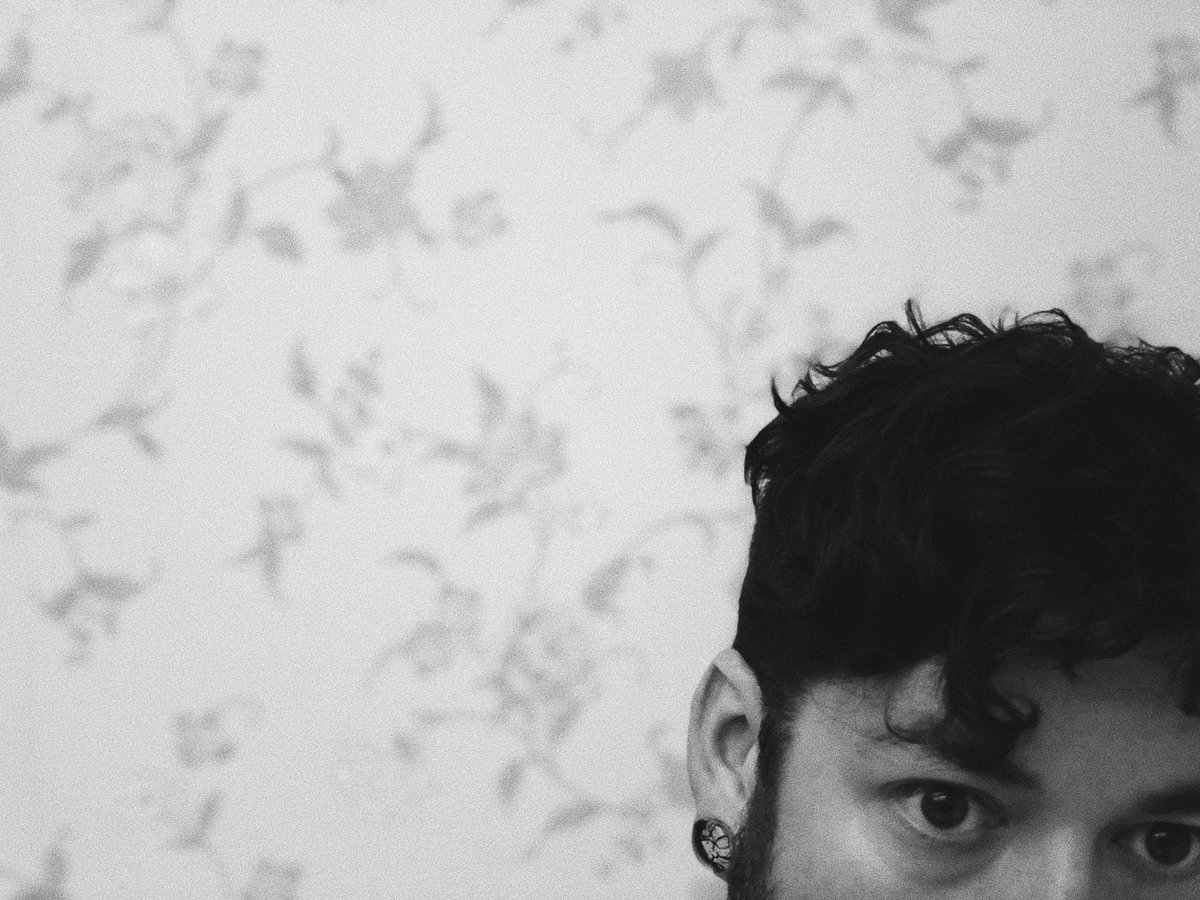 I had a ton of fun finding some dusty nostalgia in this remix of How U Feeling. Hope you like it.

Stream/Download: ffm.to/howufeelingsof…

<a href="/BronzeWhale/">Bronze Whale</a> <a href="/Sofasound/">🛋Sofa🛋</a> <a href="/magicmagictx/">Magic Magic</a>