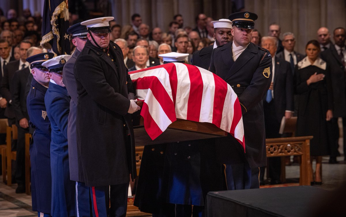 USMC's tweet image. #Servicemembers with the Joint-Service Casket Team carry the casket of President Jimmy Carter.

Carter, the 39th President of the United States and 2002 Nobel Peace Prize recipient for his humanitarian efforts, passed away on Dec. 29, 2024, at his home in Plains, GA.

#SemperFi