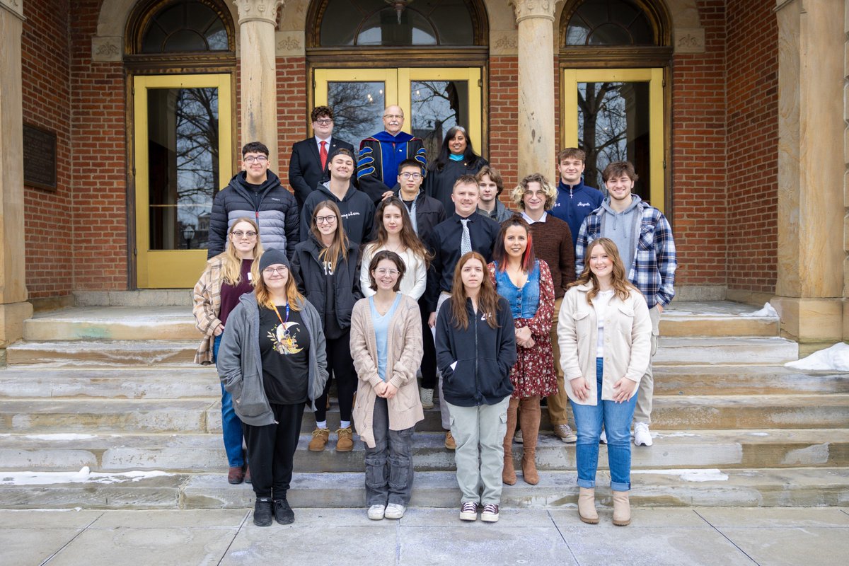 wjcollege's tweet photo. Today, new Presidents began their journey at W&amp;J by Crossing the Seal at Old Main during the Winter Matriculation Ceremony! #JunctaJuvant #TogetherWeThrive #PrezPride #Matriculation https://t.co/vfTGxdl7pv