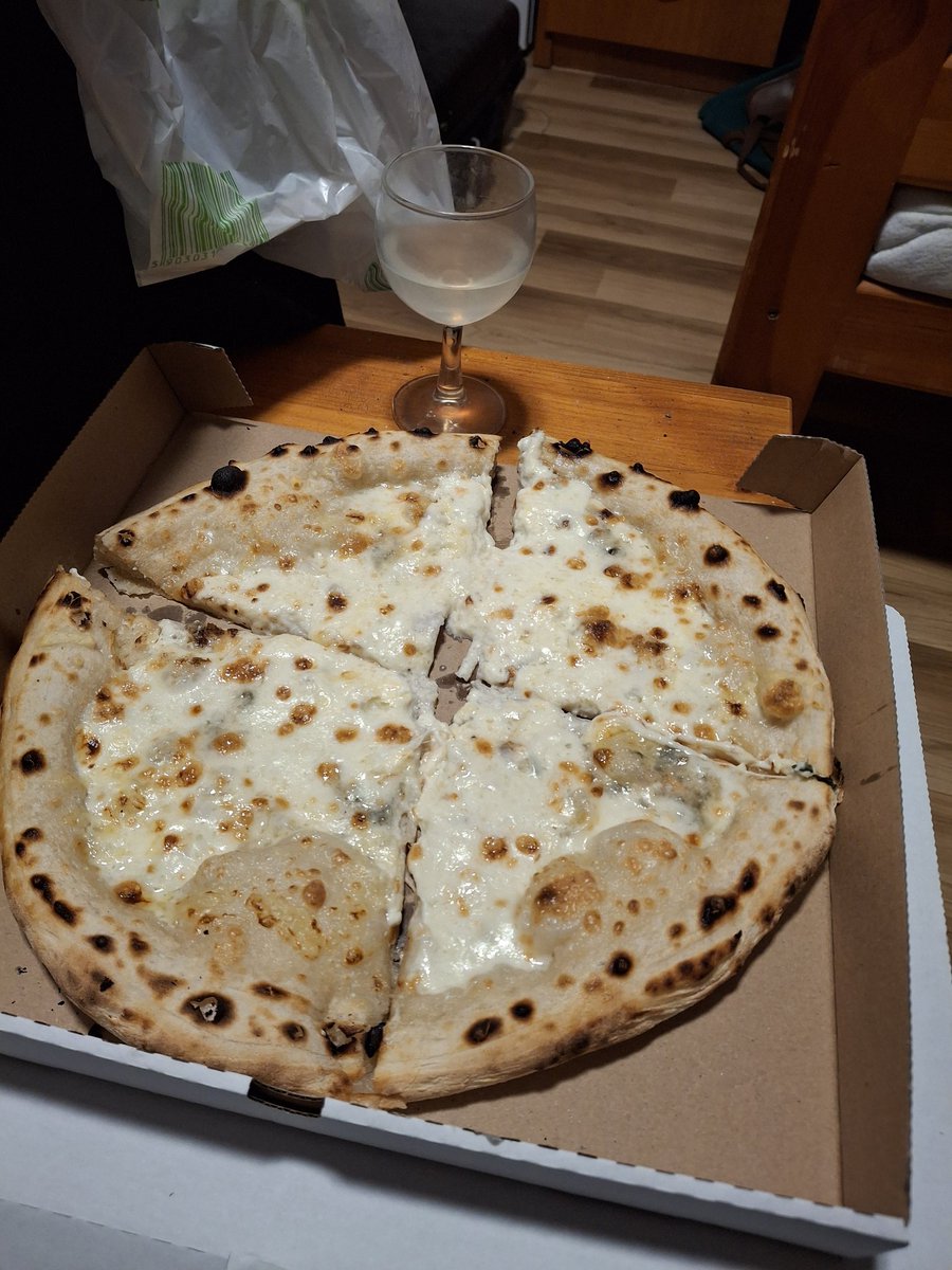 BSoftaofta's tweet image. #SoftaOfta #dinner #Polen ✌️💞😇🇸🇪🇪🇺🇺🇦🌎🏴‍☠️🎶💛❤️💙💯🇵🇱❄️🍕🍸⛄️🙏