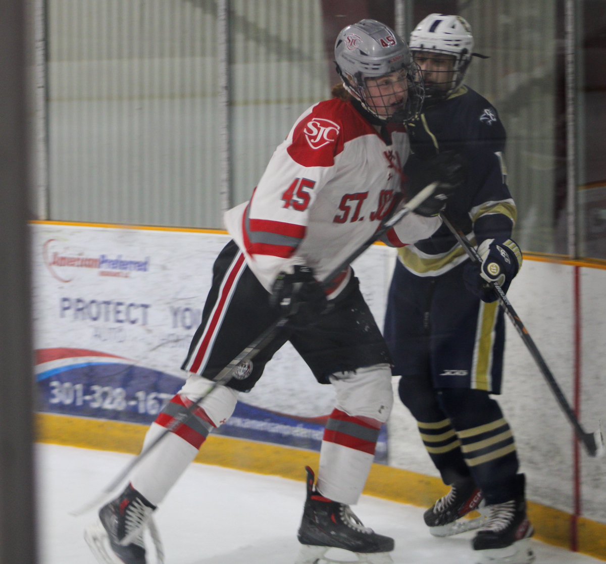 WCACSports's tweet photo. WCAC ICE HOCKEY ACTION🏒🥅
St. John’s skates to victory with a 4-1 win over Good Counsel in Thursday night’s showdown!
#WCAC #WcacExcellence #WcacHockey #WcacStrong https://t.co/q2H11eKuWM