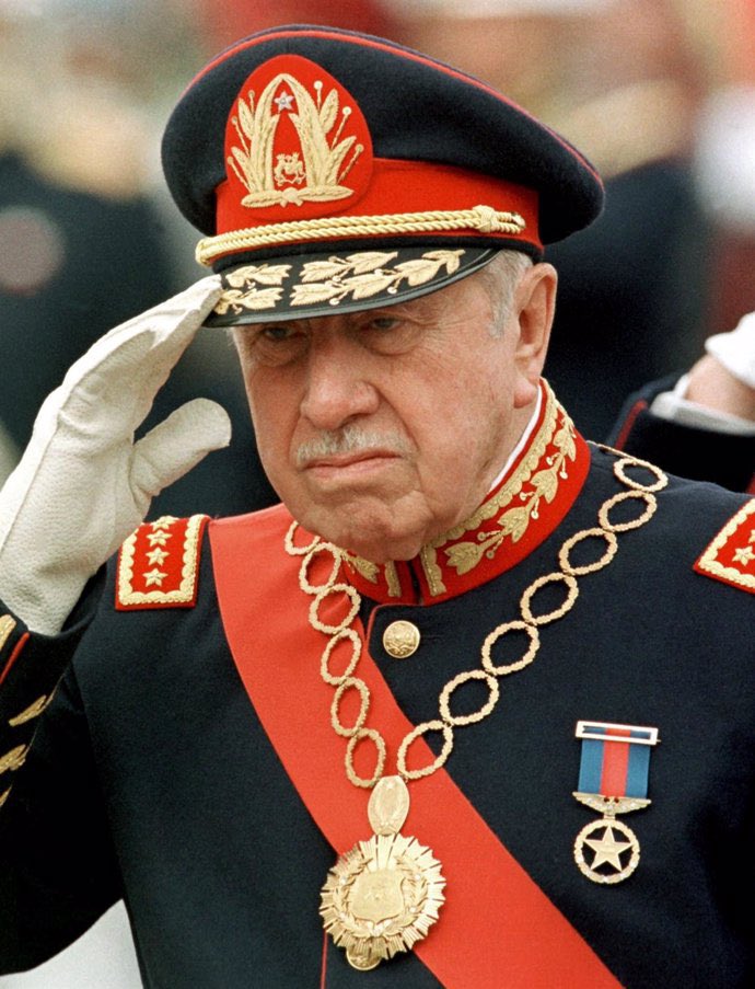 #GolpeDeEstado en Venezuela les falta un general con pantalones como lo fue mi general #Pinochet derrocando el gobierno marxista de Allende