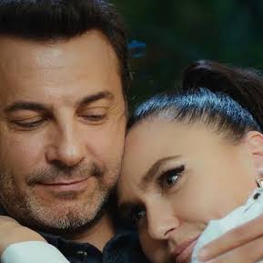 Kayhan, Ömer'e Ender Çelebi dedi.Ömer sen iyi tanırsın Ender'i✨Gözümde canlanır koskoca mazii #KızılcıkŞerbeti #YasakElma