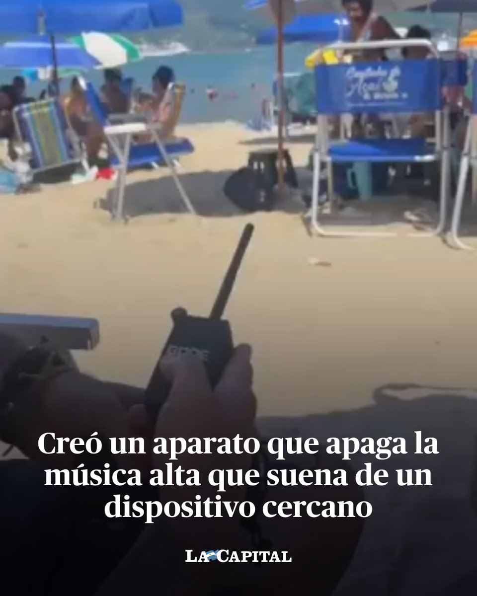 lacapital's tweet photo. 🤣​ MÁS DE UNO QUISIERA ADQUIRIRLO 🤣
​
👉​ Se trata del “Reggaeton Be Gone (Fuera reguetón)” creado por Roni Bandini que creó este aparato el año pasado pero un video en donde lo pone en acción en la playa hizo que volviera a estar en boca de todos.

El “Reggaeton Be Gone”, que interfiere el parlante ajeno cuando está sonando ese género musical, está inspirado en el viejo TV-B-Gone, que funcionaba para apagar televisores en bares y restaurantes.

🎶​ El reconocimiento de la música se hace con Inteligencia Artificial, específicamente Machine Learning. Su invento utiliza componentes de bajo costo y software de código abierto. Para reconocer patrones sonoros e interferir la señal enviada a parlantes con bluetooth, el Reggaeton Be Gone reconoce miles de canciones de ese género a través de IA.
