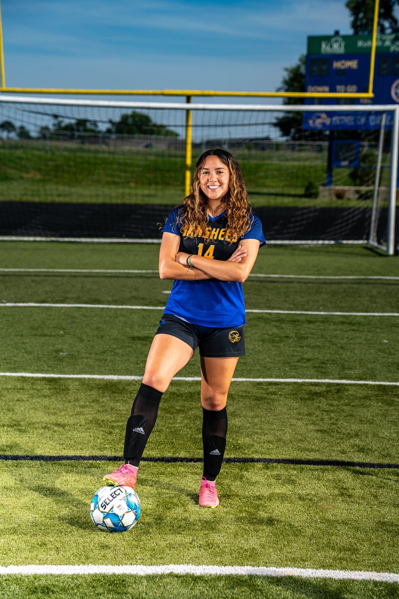 Happy Birthday to Banshee Mariela Lozano! Have the best day Mariela! 💙⚽️💛