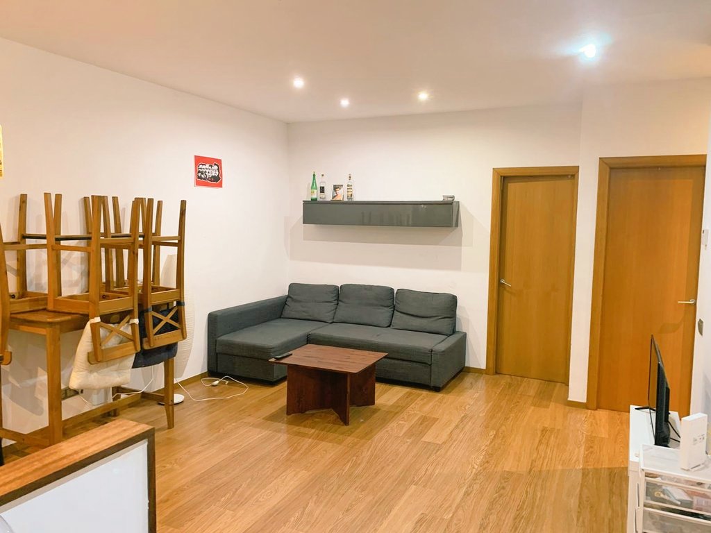 uhhhhhmarta's tweet image. ei, som un noi i una noia que estem buscant unx companyx de pis a barcelona, per sant antoni/raval, per entrar a principis/mitjans de febrer
ens agrada fer de pis, anar a concerts, prendre birres i altres plans jej🌵

✨🌻s&apos;agraeix difusió 🌻✨
info x privat! @joanfonss