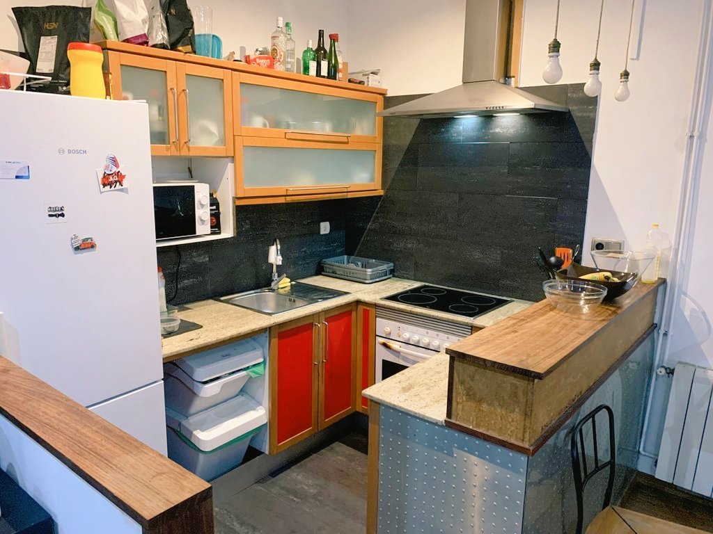 uhhhhhmarta's tweet image. ei, som un noi i una noia que estem buscant unx companyx de pis a barcelona, per sant antoni/raval, per entrar a principis/mitjans de febrer
ens agrada fer de pis, anar a concerts, prendre birres i altres plans jej🌵

✨🌻s&apos;agraeix difusió 🌻✨
info x privat! @joanfonss