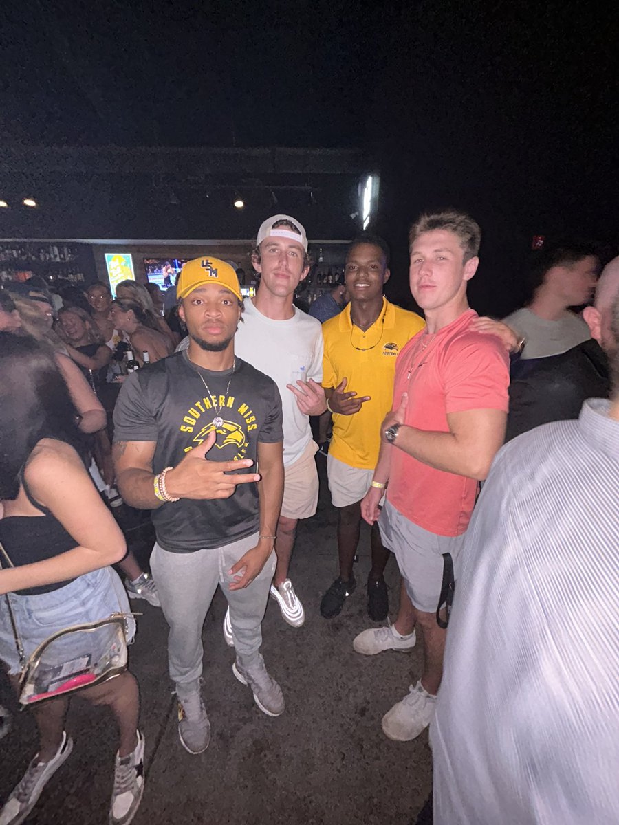 OrCooley's tweet photo. @FearedBuck @barstoolsports Me and the guys now https://t.co/RNYvd137Fu