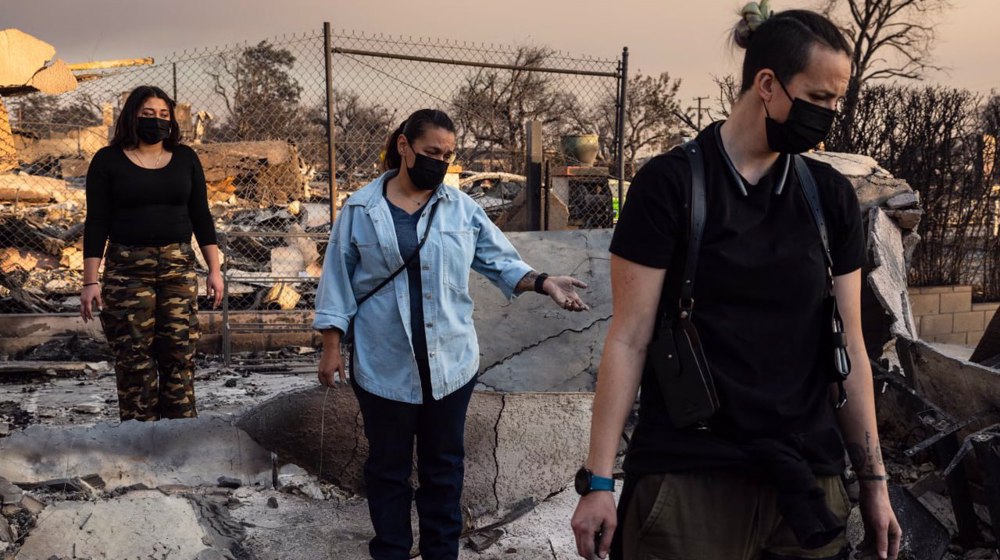 Concerns are growing over crimes in Los Angeles, as looters and thieves are targeting homes evacuated by its residents due to the deadly, devastating wildfires that continue to rage across the US county.
#LosAngelesFires #US #fire #JHOPE #paokaek #ifkgbg