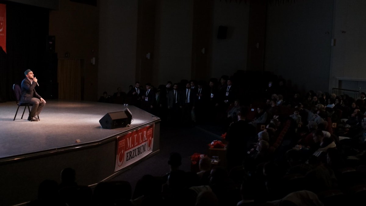 Dirilişin Sesi Ezgiler Resul Aydemir Programımızı Büyük Bir Çoşkuyla Gerçekleştirdik. 

Bizleri kırmayarak şehrimize gelen Rap Aleminin Gassali Sayın Resul Aydemir’e, Programımızın İcrasında Desteklerinden dolayı Erzurum Büyükşehir Belediye Başkanımız Sn. Mehmet Sekmen Beye,