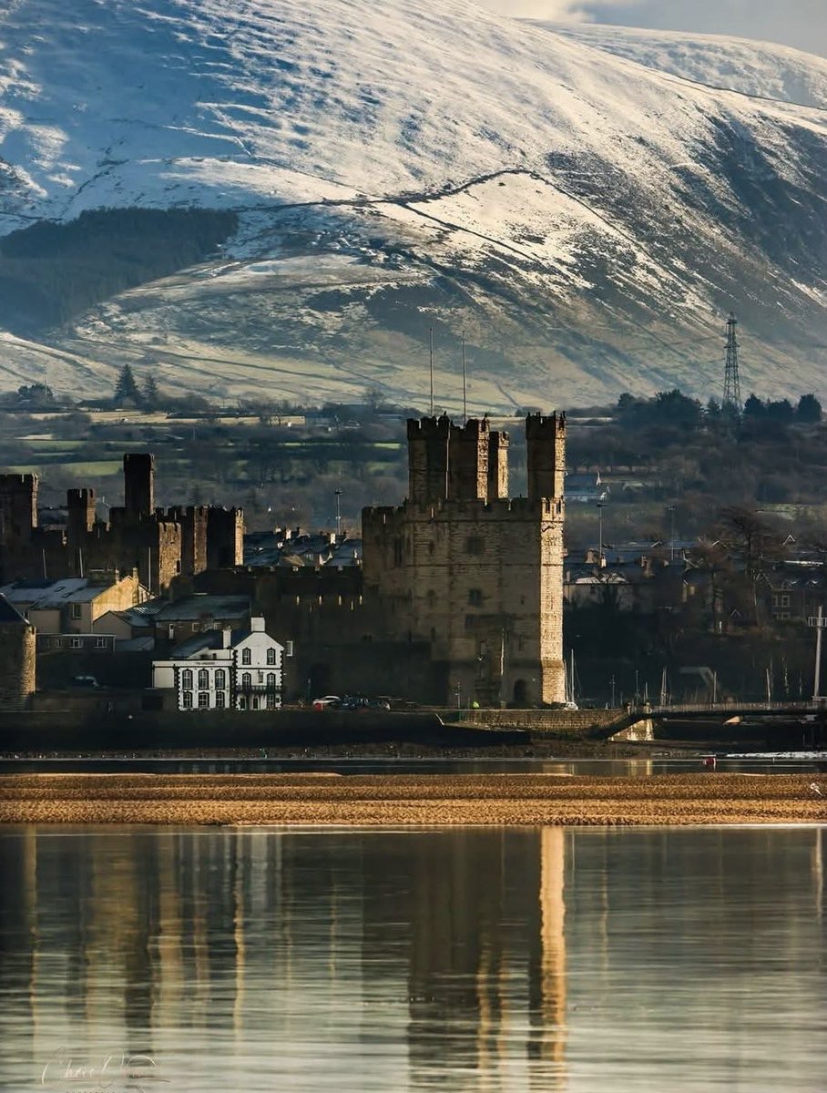 Just stunning - nothing else to say🤷🏽‍♂️ #Caernarfon