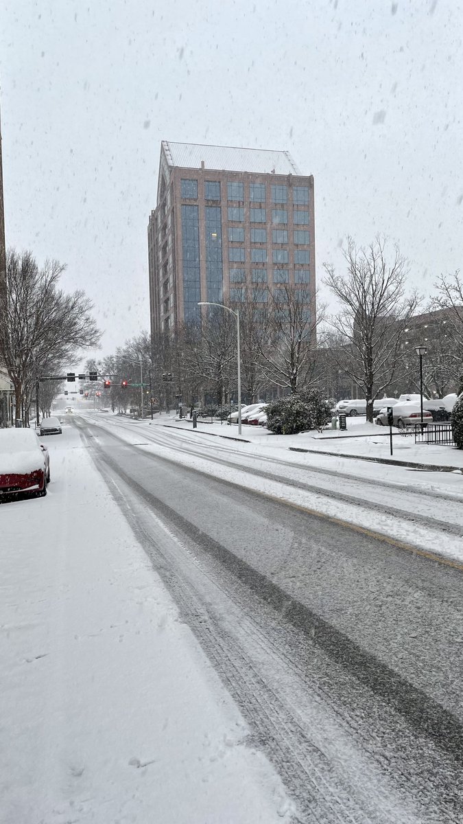 Huntsville, Madison and Madison County officials shared updates for today's weather conditions, and how residents can best handle these circumstances to stay safe. 🌨️ 

Watch the latest winter weather briefing 👉 bit.ly/4j3MV5H