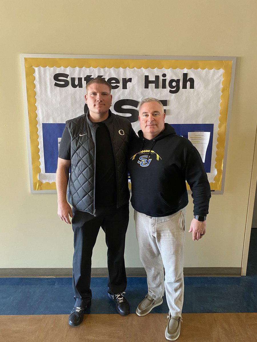 Thank you <a href="/CoachLup/">Tosh Lupoi</a> and <a href="/oregonfootball/">Oregon Football</a> for taking the time to visit <a href="/SutterFootball/">𝕊𝕦𝕥𝕥𝕖𝕣 𝔽𝕠𝕠𝕥𝕓𝕒𝕝𝕝</a>  and chop it up!!