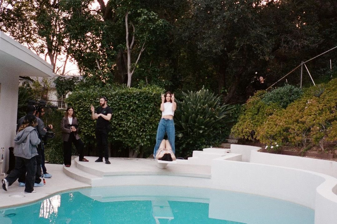 🚨| The beautiful home that was featured in the ‘Pretending’ music video has been burned down by the fires in LA. The family that owns it have started a GoFundMe at the link below if any of the FletchFam want to help them start to rebuild from the loss ⬇️ 

🔗: