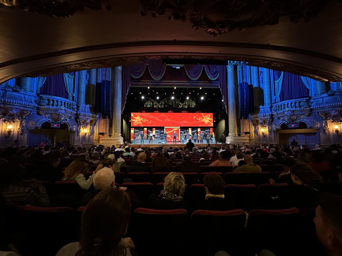 Muy agradecido al Señor por <a href="/eliborgues/">@eliborgues</a>
Y después un tiempo hermoso con <a href="/PastorTimDilena/">Pastor Tim Dilena</a> . Thanks. Y todo Times Square Church <a href="/TSCNYC/">Times Square Church</a>