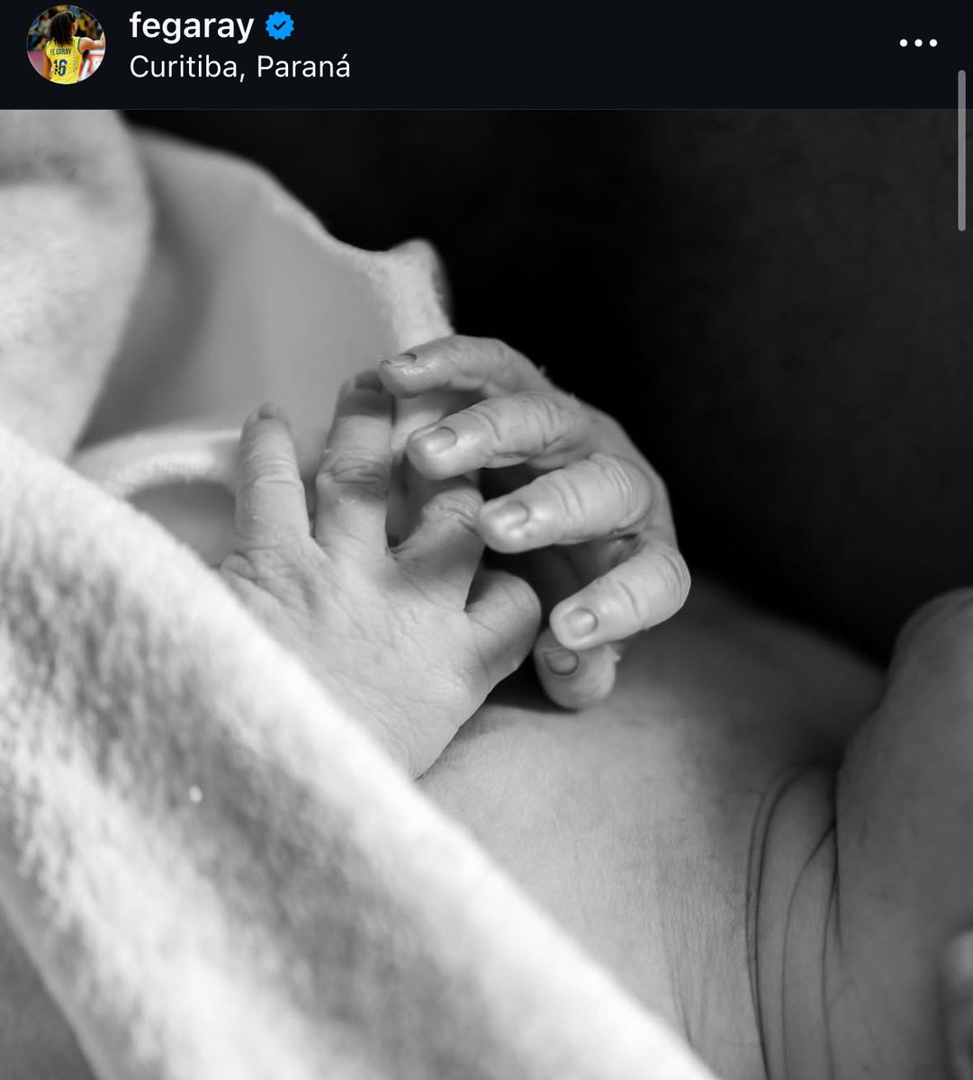 A Mao da Aurora de quem vai atacar uma pipe a 140km/h

BEM VINDA AURORA