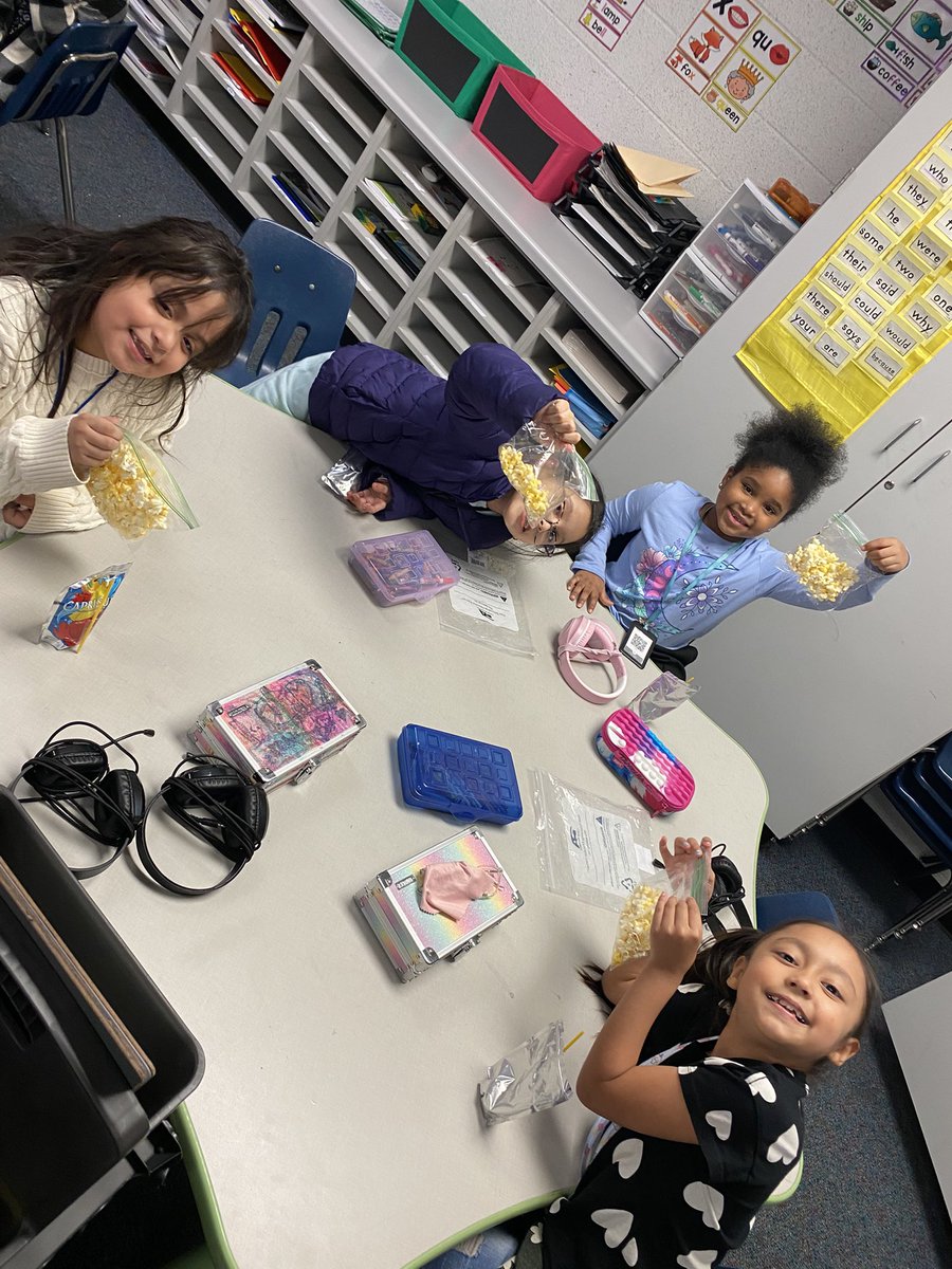 An afternoon of popcorn and smiles😀 A huge CONGRATS to our amazing ✌🏼DL students who earned a special popcorn party🍿 Keep being awesome <a href="/ErmelES_AISD/">Ermel Elementary</a>