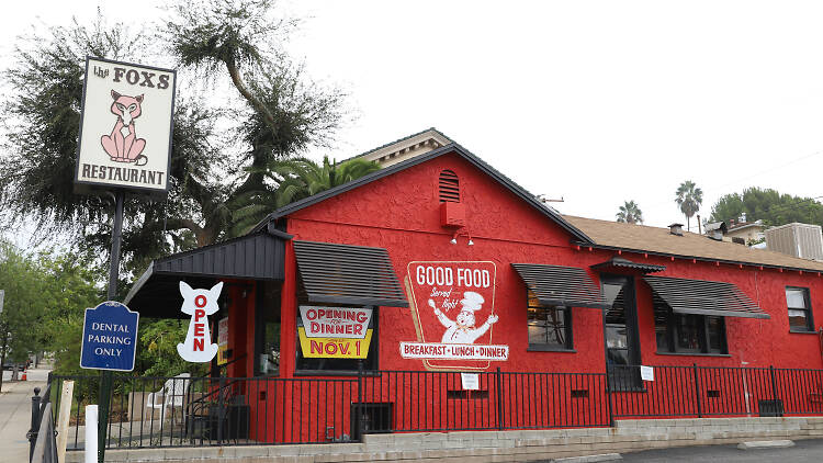 Mink's tweet image. RIP Fox's Restaurant. A multigenerational mom/pop business me and my family frequented over the years. #Altadenafire