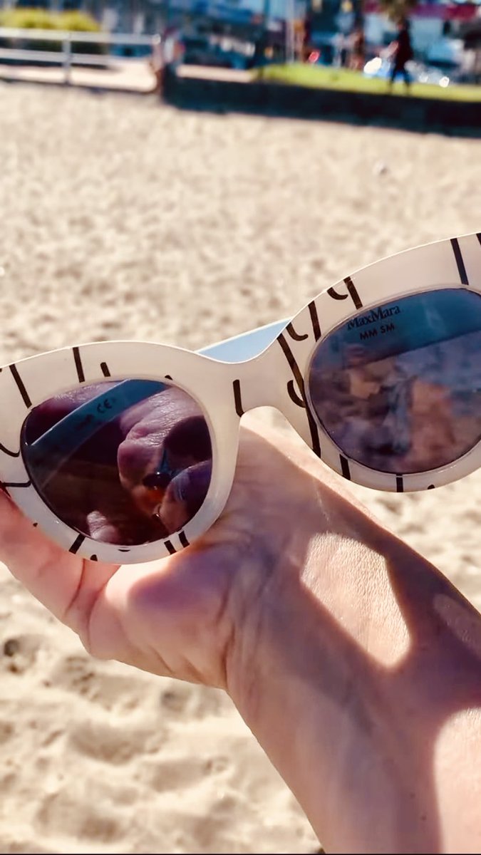 JeffChin's tweet photo. ChantalTV is live on the beach in Auckland New Zealand https://t.co/W4jmwRVBWA via @YouTube

Finally catching @ChantalTV live and what a great sunny beach day in Auckland today…not a single cloud in sight! Thanks guys! 🇳🇿☀️🌊🙌👍 https://t.co/uWO4E6t9xT