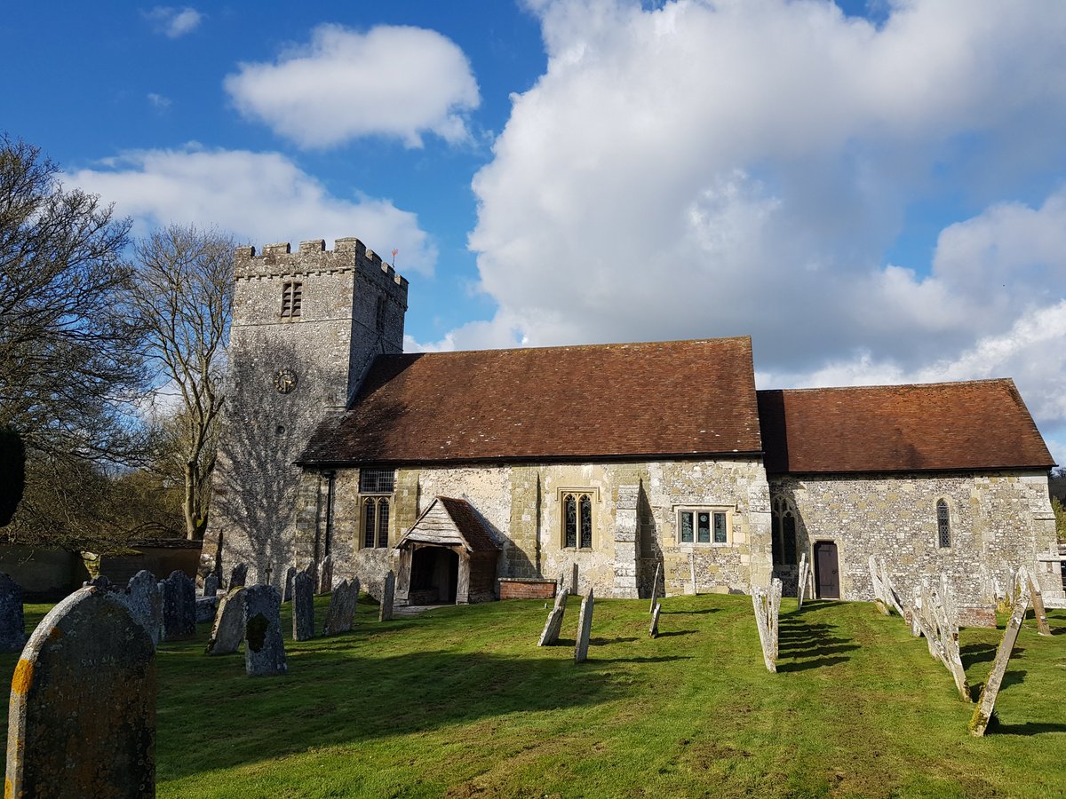 The very best of the #SalisburyFiveRivers (3/5): The River Avon: #StAndrewDurnford. The largest collection of C12 details of all of the churches Mouse visited. Full of quirky features too which make it look like it was made from other church's left overs #AvonScamper2024