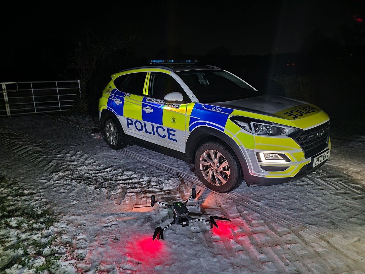 We're currently on patrol assisting <a href="/SurreyPolice/">Surrey Police</a> along with <a href="/KentPoliceRural/">Kent Police Rural</a>, <a href="/sussex_police/">Sussex Police</a>, <a href="/TVP_RuralCrime/">TVP Rural Crime Taskforce 🚜 🚔</a> and <a href="/HantsSpecials/">Hampshire Specials</a> with #OpPhoenix. A cross border operation patrolling rural areas to detect and disrupt organised criminality. #hantsrural 99410