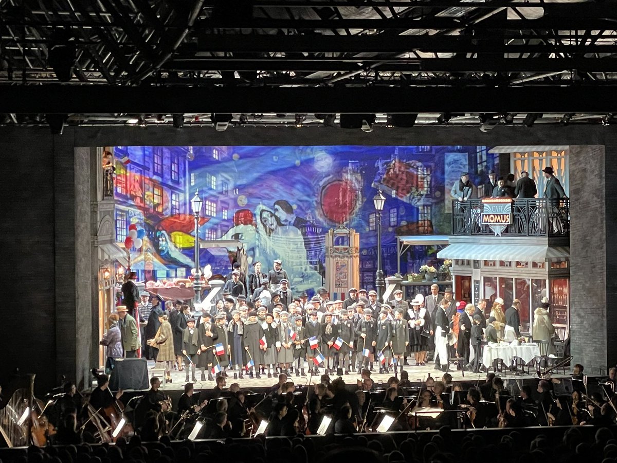 Curtain calls after La bohème at Oper Köln. A decent repertoire performance from a youthful cast in a staging that has feeling and humanity. That said, the house can’t move back to Offenbachplatz soon enough