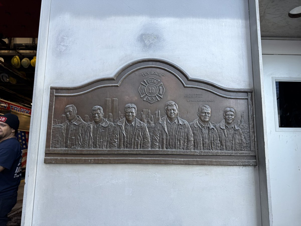 Farmeronecow's tweet image. #Ladder10 #Engine10