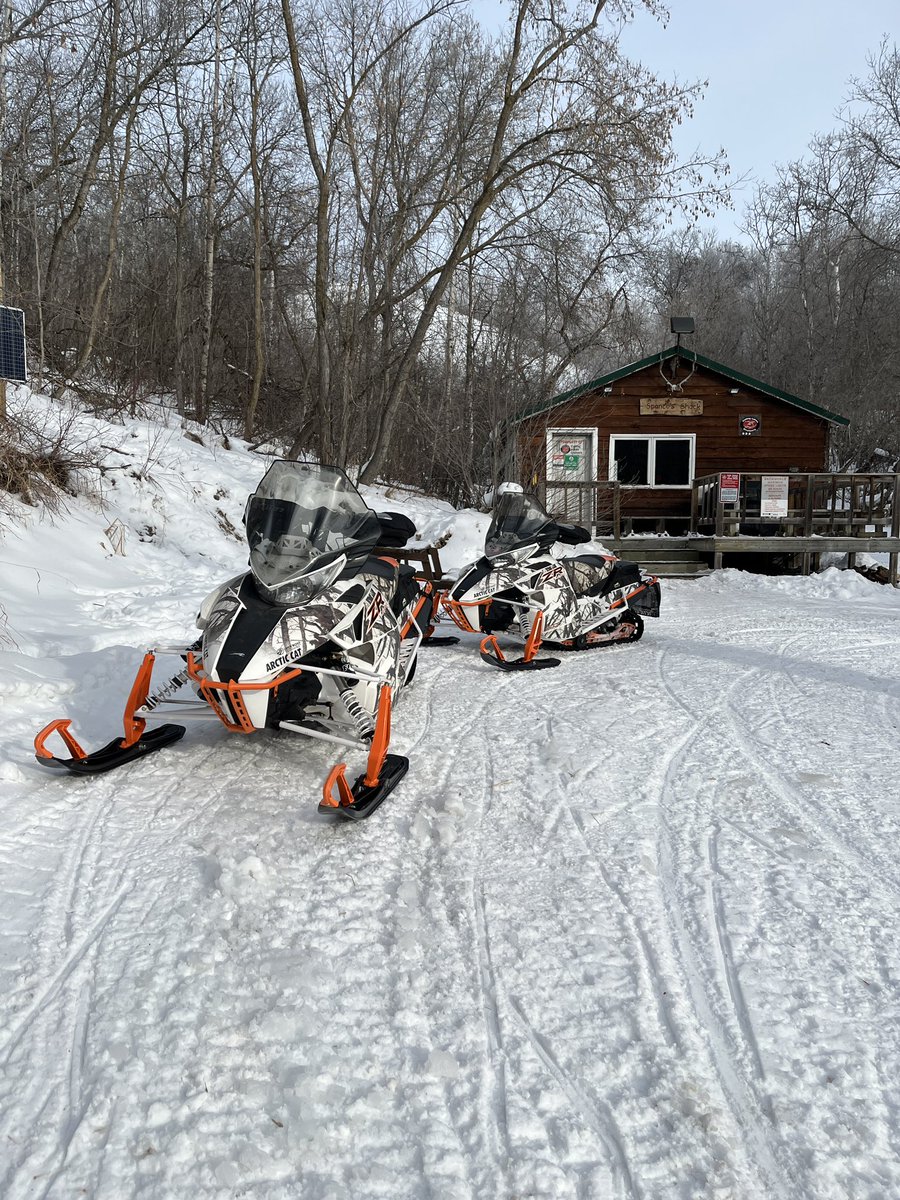 regina_grandma's tweet photo. Sled ride today on #CallingLakesCruisers trail system. From Balgonie too Edenwold and over to #PasquaLake in #EchoValley This is my favourite warmup shack in Saskatchewan! #snowmobiling https://t.co/ufDeMK4viY