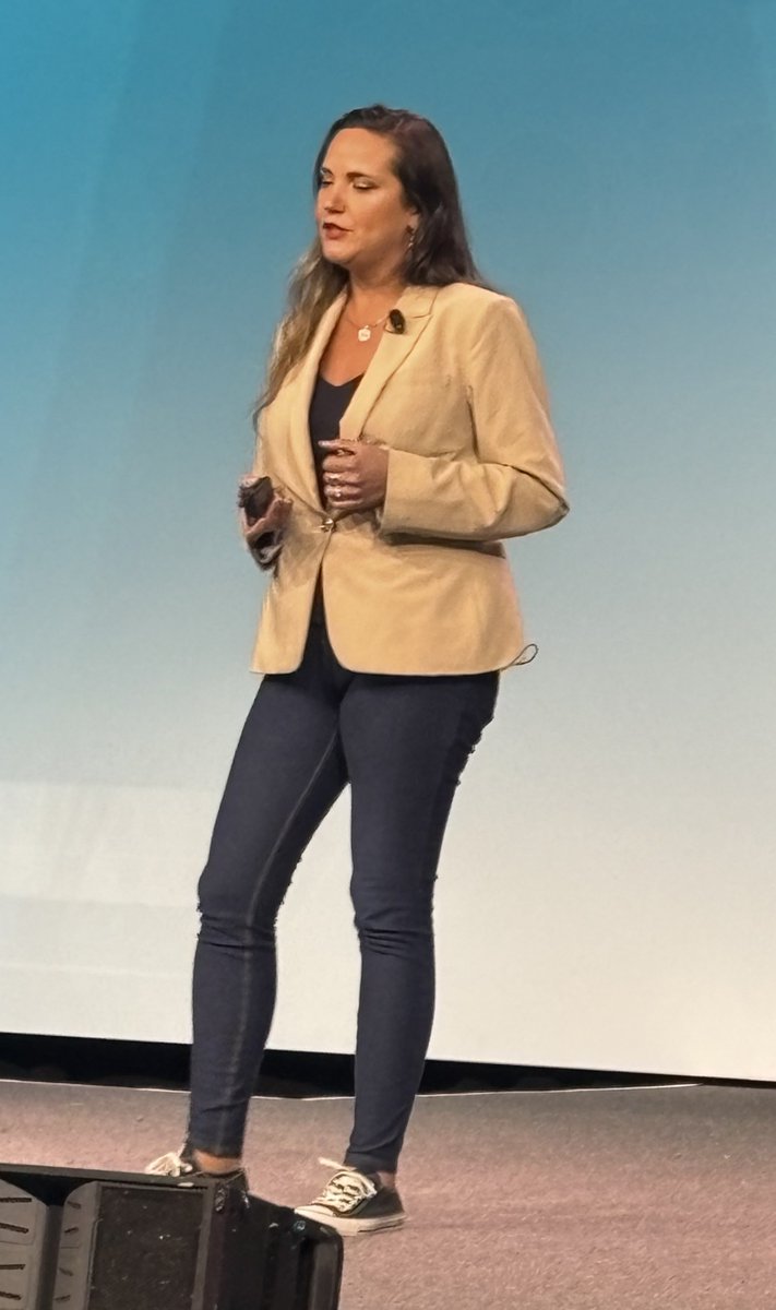 #FutureIsNOW2025 <a href="/feeincomeguy/">JeffAHarper</a> joined 700+ industry leaders in Orlando. The sessions reinforced the importance of innovation to create streamlined #banking solutions, which complements our mission of simplifying FIs' operations. Let's discuss➡️ hubs.ly/Q03266Z90 <a href="/CLAconnect/">CLA (CliftonLarsonAllen)</a>