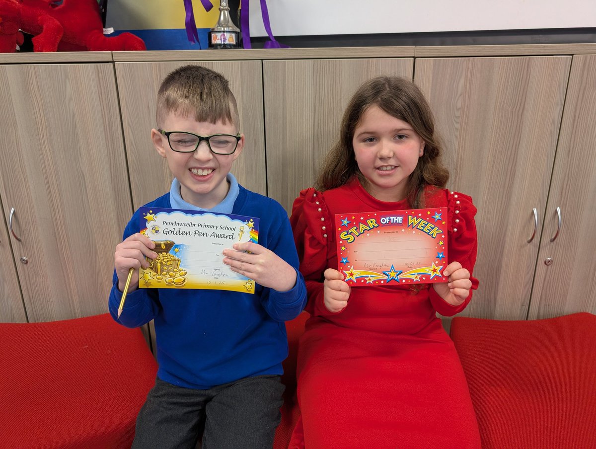 penrhiwceibr's tweet image. Congratulations to our ⭐Star of the Week and 🖋️Golden Pen award winners in Dosbarth Laurel this week 💪🏻👍🏻👏🏻 #hardwork #goodexamples