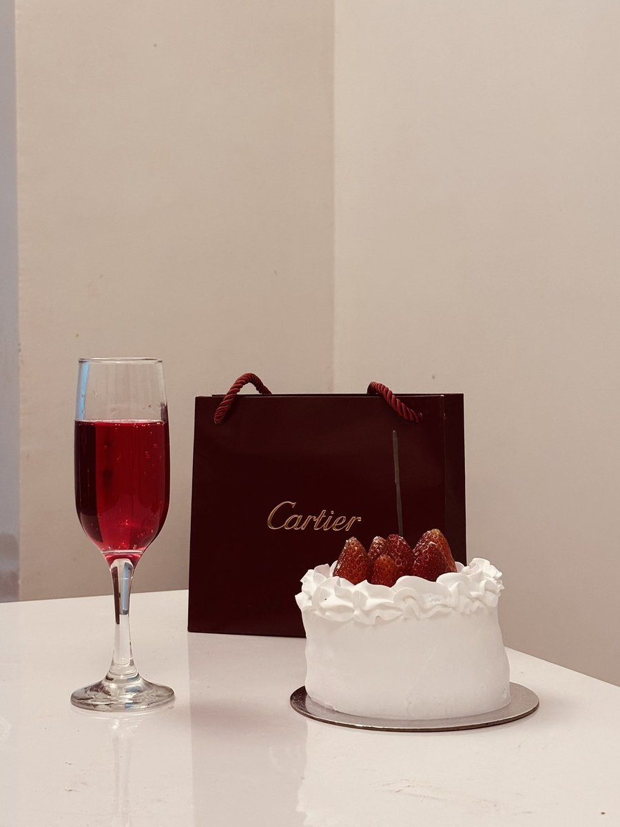 اهلاً بالعمر السسعيد🎈